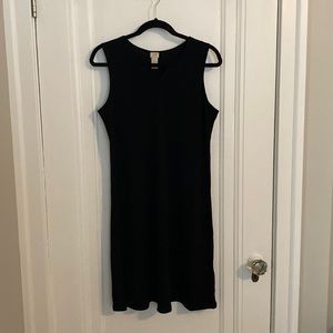 Jjill little black dress. rayon shallow vneck dress. Medium petite, sleeveless.